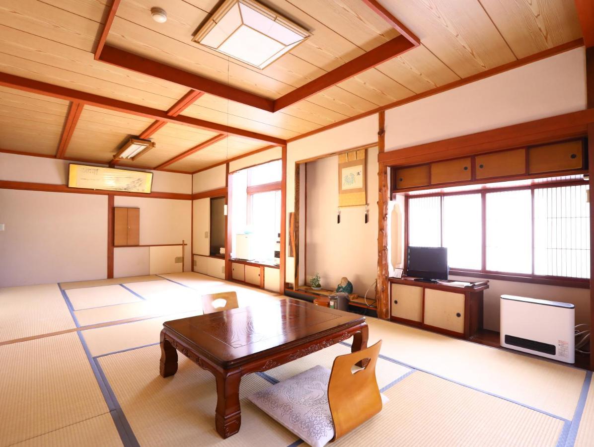 Ikariya Ryokan Яманучи Екстериор снимка